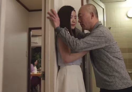 Bí mật của tên hàng xóm mới đến và cô vợ trẻ